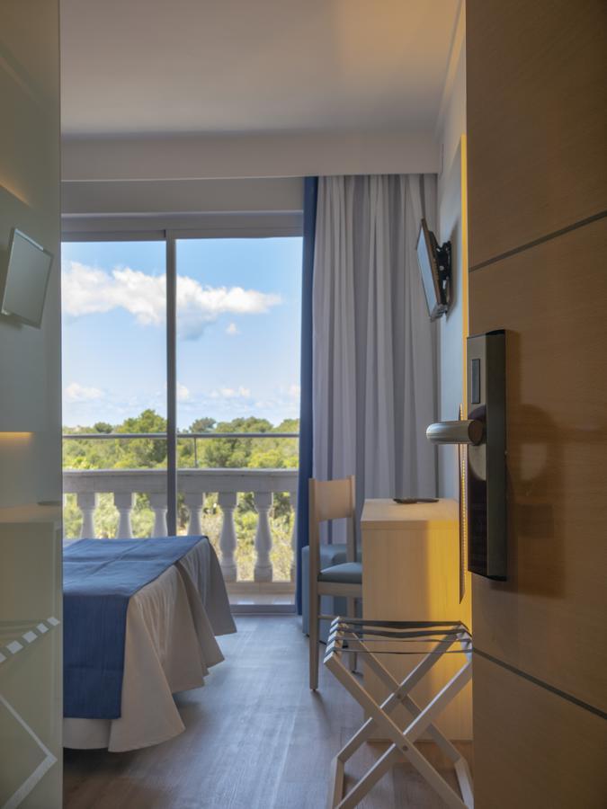 Quarto Duplo com Vista Piscina