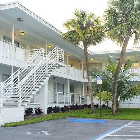 Collins Hotel-2