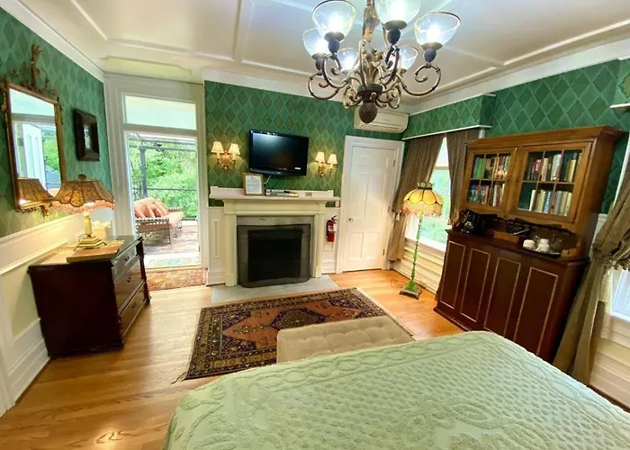 Boutique Hotels in Hendersonville