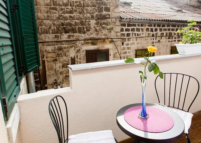 Prior Suites Split