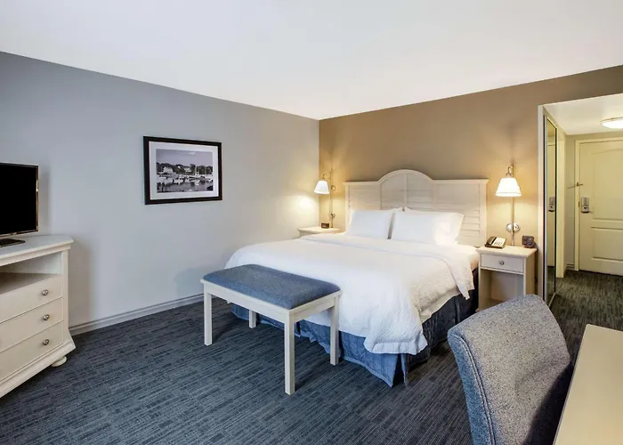 Hampton Inn & Suites - Cape Cod / West Yarmouth