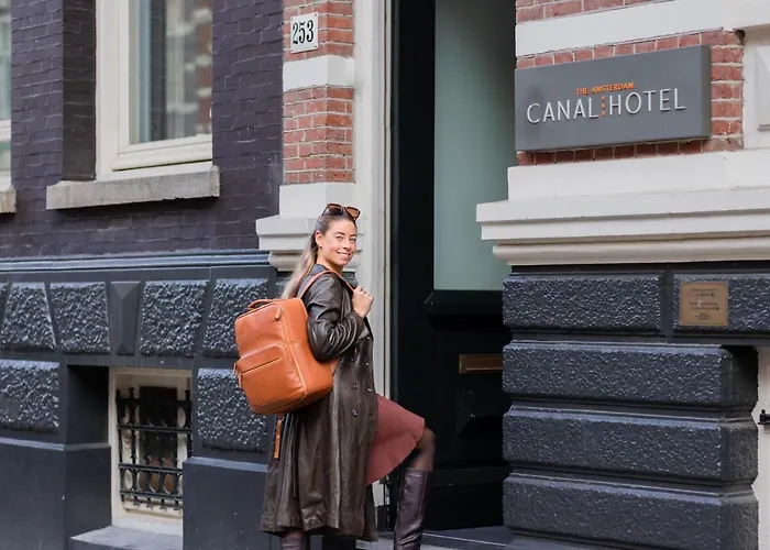 Amsterdam Canal Hotel