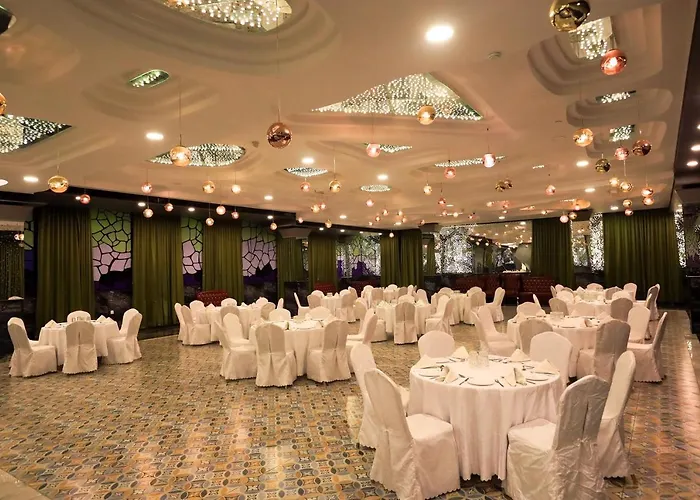 Humming Bird Hotel & Banquet Anand