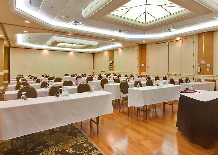 Holiday Inn & Suites Oakville At Bronte By Ihg
