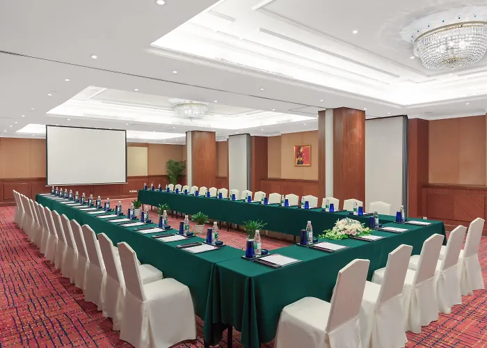 Crowne Plaza Landmark Shenzhen: Border-Close Retreat with Heated Pool