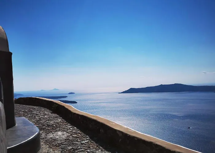 Boutique Hotels in Imerovigli (Santorini)