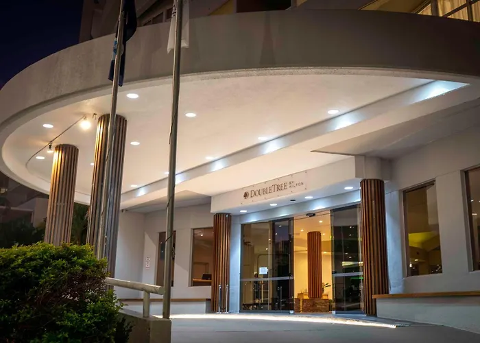 Doubletree By Hilton Cairns Hotel