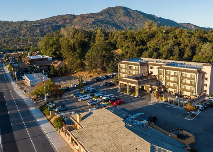 Yosemite Southgate Hotel & Suites Oakhurst