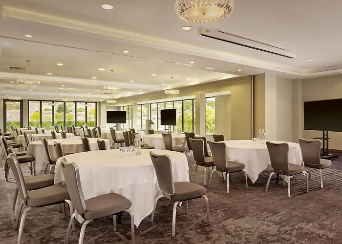 Doubletree By Hilton Lincoln Hotel
