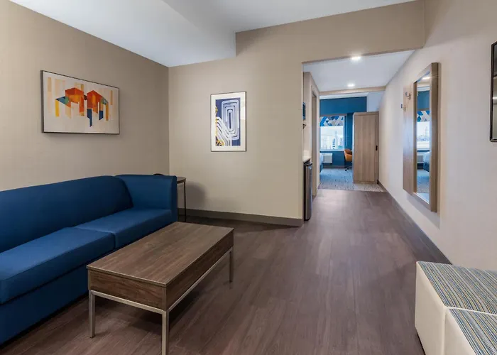 Holiday Inn Express & Suites Vaughan-Southwest By Ihg