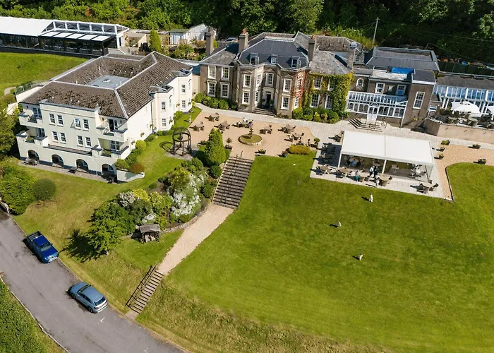 New House Country Hotel Cardiff