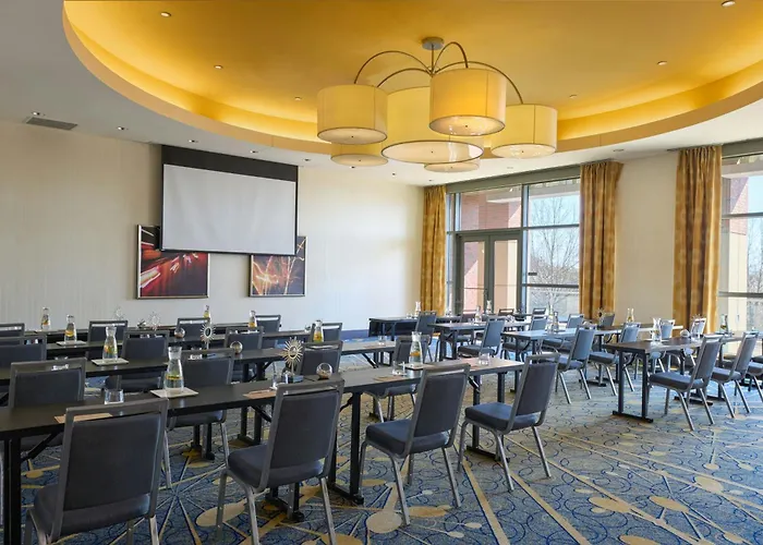 Renaissance Arlington Capital View Hotel