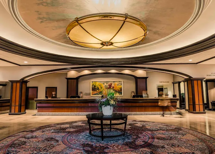 Amway Grand Plaza Hotel, Curio Collection By Hilton Grand Rapids