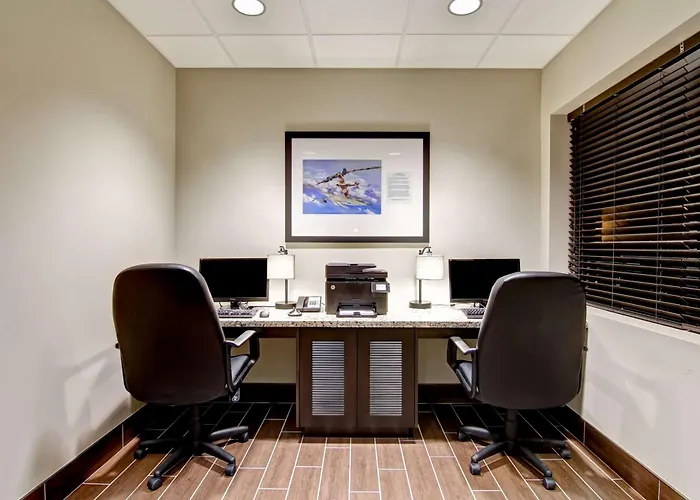 Best Western London Airport Inn & Suites