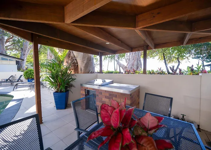Marlin Waters Beachfront Apartments Palm Cove