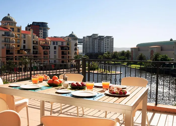 Island Club Hotel & Apartments Cape Town