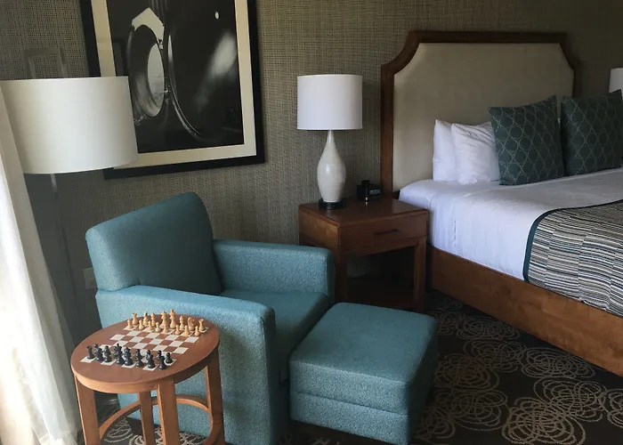 Redondo Beach Hotel, Tapestry Collection By Hilton