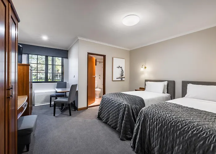 Adelaide Inn