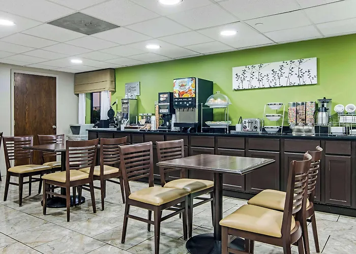Boutique Hotels in Lansing