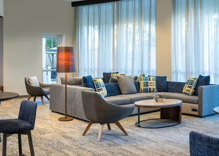 Courtyard By Marriott Fort Lauderdale Airport & Cruise Port Dania Beach