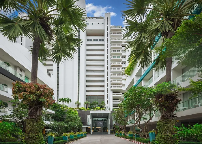 Andaman Beach Suites Hotel, Patong Phuket