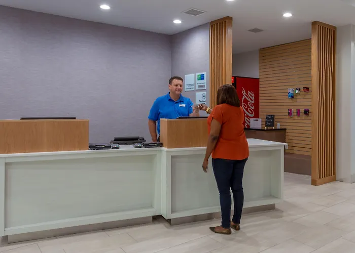 Holiday Inn Express Arrowood By Ihg Charlotte