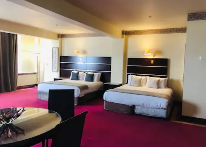 Vr Hamilton Hotel