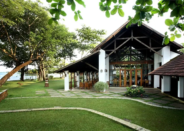 Punnamada Resort Alappuzha