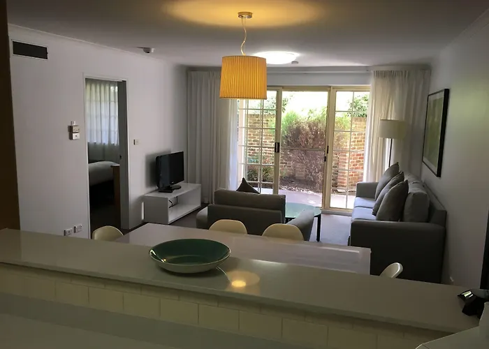 Oxley Court Serviced Apartments Canberra