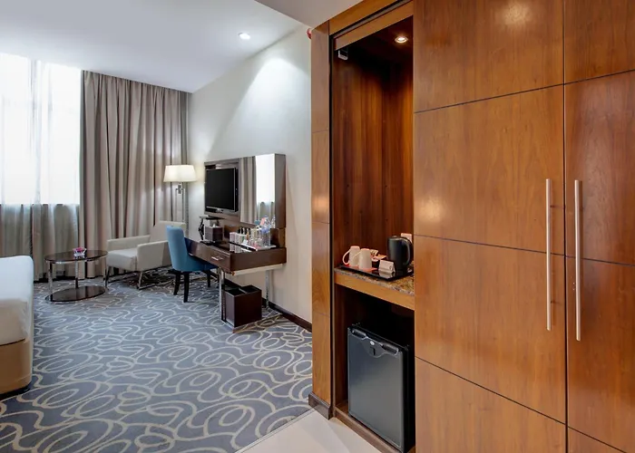 Ramada Abu Dhabi Corniche Hotel