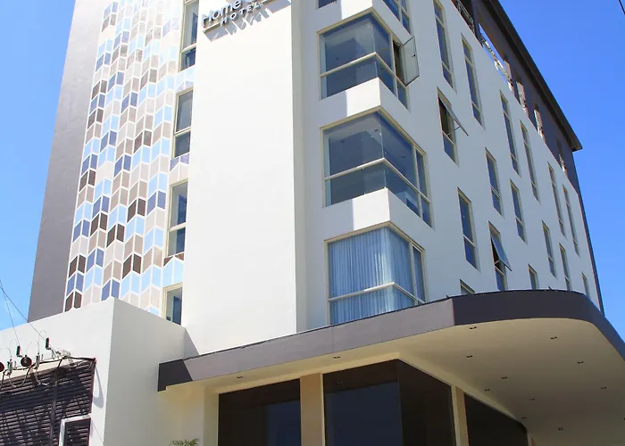 Home Crest Hotel Sanghay