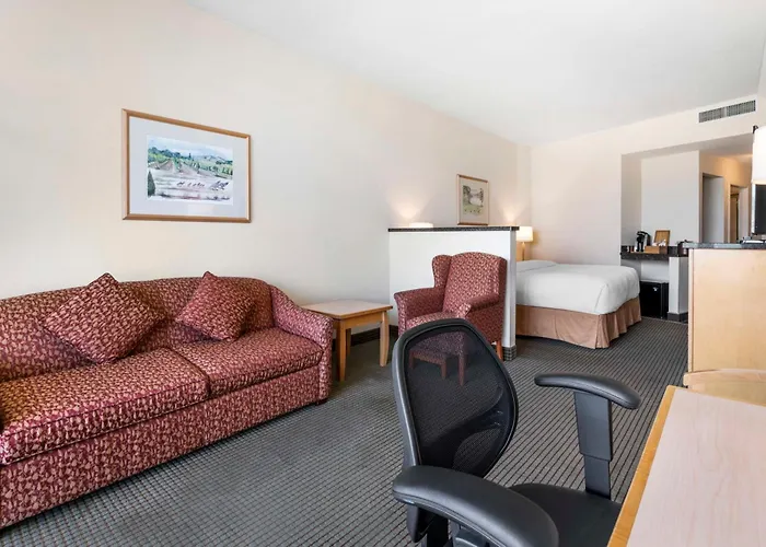 Best Western Plus Kelowna Hotel & Suites