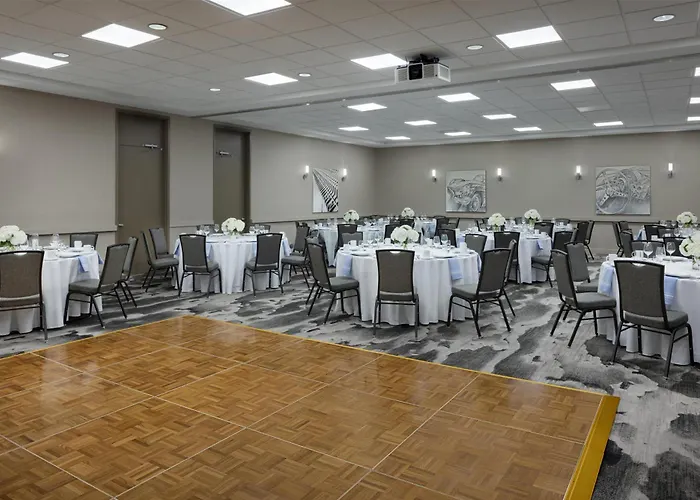 Embassy Suites By Hilton Detroit Troy Auburn Hills