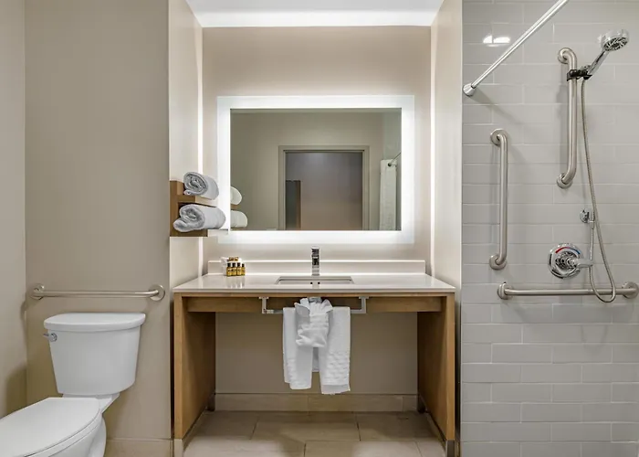 Best Western Plus Dartmouth Hotel & Suites