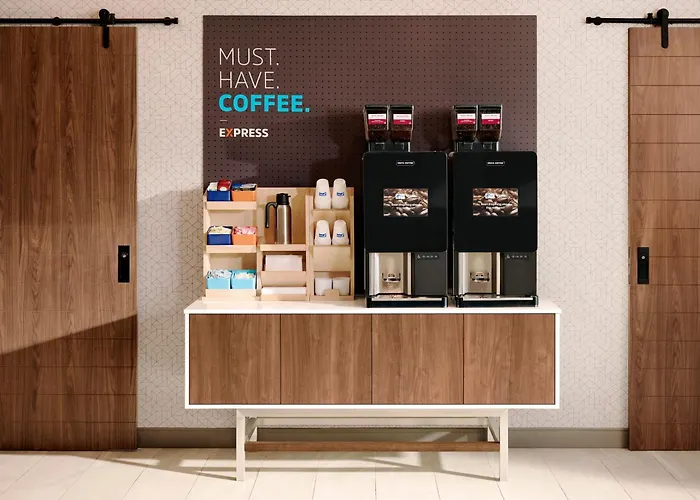 Holiday Inn Express & Suites Kelowna - East By Ihg