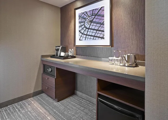 Doubletree By Hilton West Edmonton Hotel