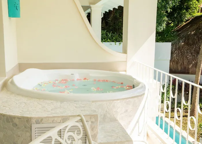 Hotel Tamarindo Diria Beach Resort