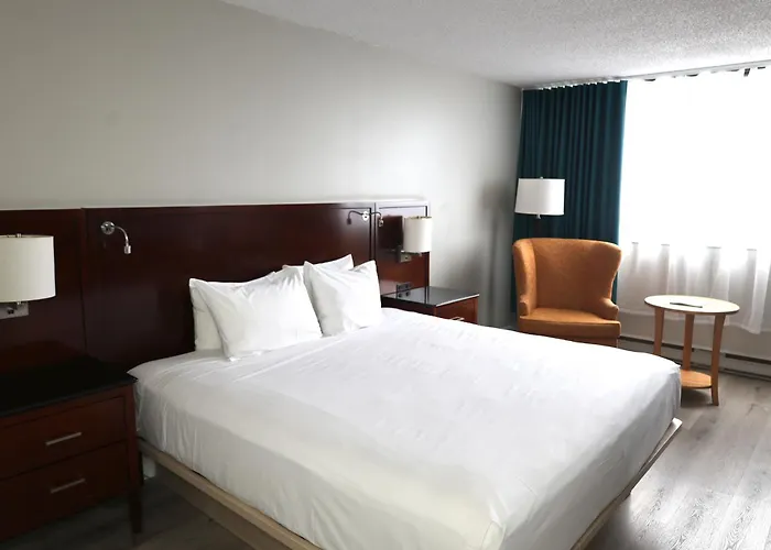Travelodge By Wyndham Quebec City Hotel & Convention Centre